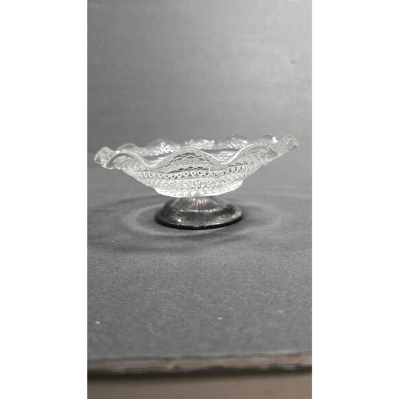 Vintage Glass Pedestal Compote Bowl Silver Plate Base 6.5" Scalloped Candy Dish - Picture 3 of 8